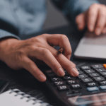 Antônio Fernando Ribeiro Pereira mostra como painéis integrados dão voz ao orçamento público, cruzando execução, resultados e evidências de campo em tempo real.