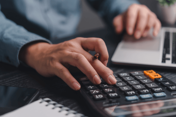 Antônio Fernando Ribeiro Pereira mostra como painéis integrados dão voz ao orçamento público, cruzando execução, resultados e evidências de campo em tempo real.