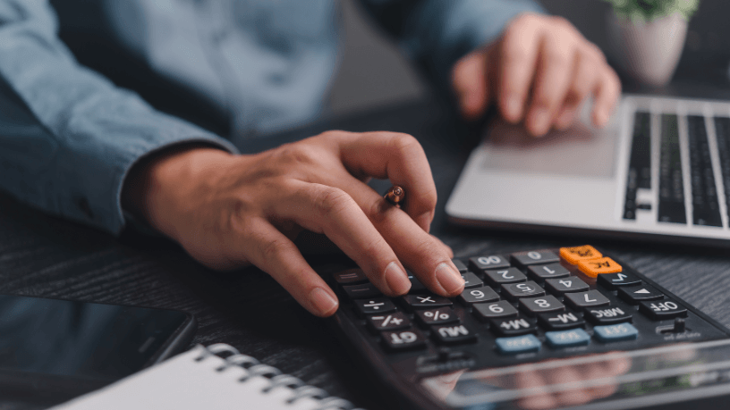 Antônio Fernando Ribeiro Pereira mostra como painéis integrados dão voz ao orçamento público, cruzando execução, resultados e evidências de campo em tempo real.