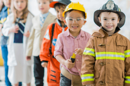 Feira de profissões na escola, conduzida por Sérgio Bento De Araújo, conecta alunos e empresas para transformar curiosidade em oportunidades reais.