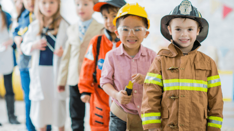 Feira de profissões na escola, conduzida por Sérgio Bento De Araújo, conecta alunos e empresas para transformar curiosidade em oportunidades reais.