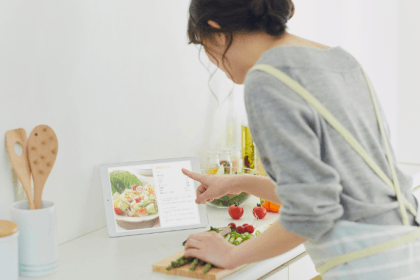 Receitas que você traz nas malas mostram como sabores de viagem se transformam em memórias afetivas que atravessam o tempo e constroem histórias — como destaca Kelsem Ricardo Rios Lima.