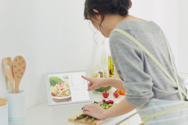 Receitas que você traz nas malas mostram como sabores de viagem se transformam em memórias afetivas que atravessam o tempo e constroem histórias — como destaca Kelsem Ricardo Rios Lima.