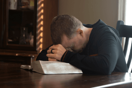 A santidade no cotidiano e o valor das pequenas escolhas na vida cristã, segundo Jose Eduardo De Oliveira e Silva.